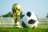 国足世界杯回顾-浓眉哥法国首秀炸裂！复出即助球队狂胜，全球球迷炸锅热议